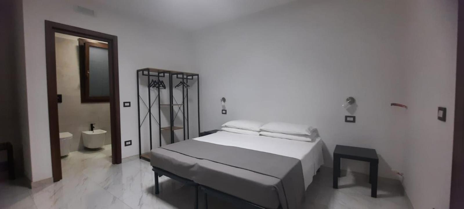 Residenza Del Sole Bed & Breakfast Surbo Exterior foto