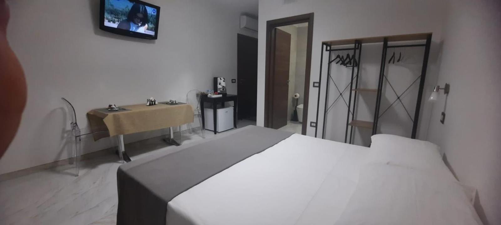 Residenza Del Sole Bed & Breakfast Surbo Exterior foto