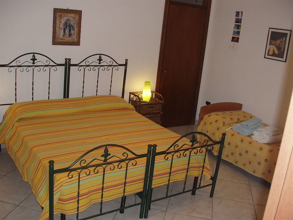 Residenza Del Sole Bed & Breakfast Surbo Exterior foto